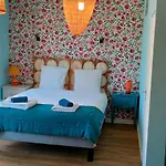 Du Chateau Hotel