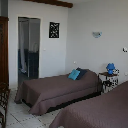 Du Château 2*
