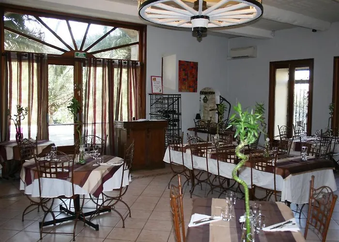 Du Chateau Hotell Margon (Herault)
